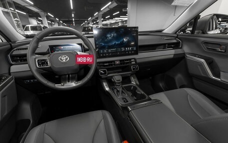 Toyota RAV4, 2025 год, 4 990 000 рублей, 7 фотография