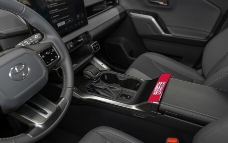 Toyota RAV4, 2025 год, 4 990 000 рублей, 14 фотография