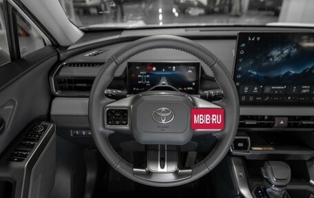 Toyota RAV4, 2025 год, 4 990 000 рублей, 11 фотография