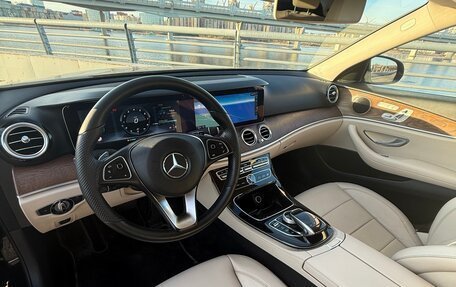 Mercedes-Benz E-Класс, 2016 год, 3 000 000 рублей, 7 фотография