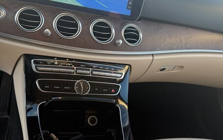 Mercedes-Benz E-Класс, 2016 год, 3 000 000 рублей, 20 фотография