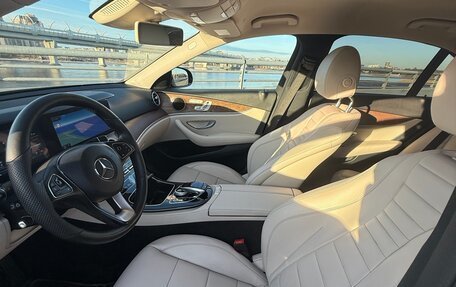 Mercedes-Benz E-Класс, 2016 год, 3 000 000 рублей, 18 фотография