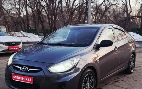 Hyundai Solaris II рестайлинг, 2012 год, 650 000 рублей, 1 фотография