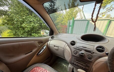 Toyota Platz, 2001 год, 319 000 рублей, 10 фотография