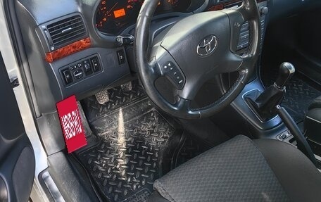 Toyota Avensis III рестайлинг, 2005 год, 500 000 рублей, 6 фотография