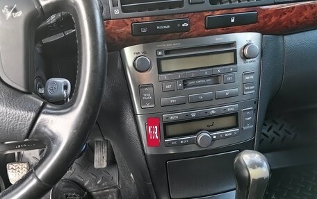 Toyota Avensis III рестайлинг, 2005 год, 500 000 рублей, 8 фотография