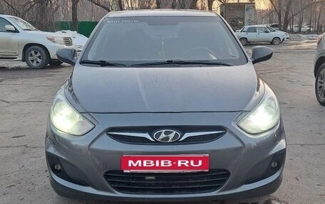 Hyundai Solaris II рестайлинг, 2012 год, 650 000 рублей, 2 фотография