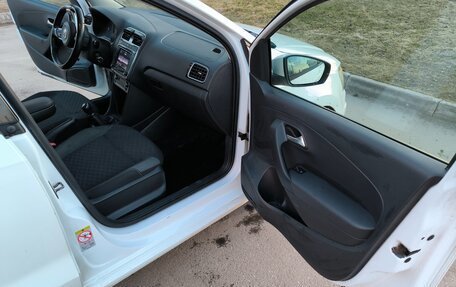 Volkswagen Polo VI (EU Market), 2018 год, 900 000 рублей, 11 фотография