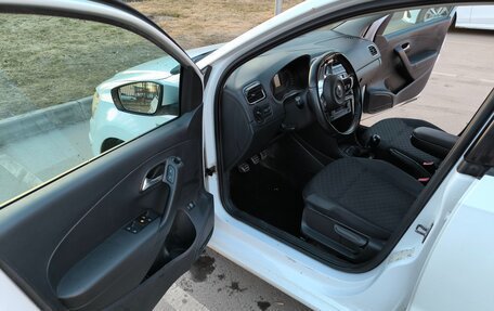 Volkswagen Polo VI (EU Market), 2018 год, 900 000 рублей, 9 фотография