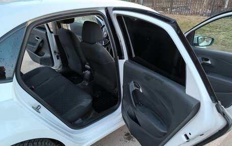 Volkswagen Polo VI (EU Market), 2018 год, 900 000 рублей, 15 фотография