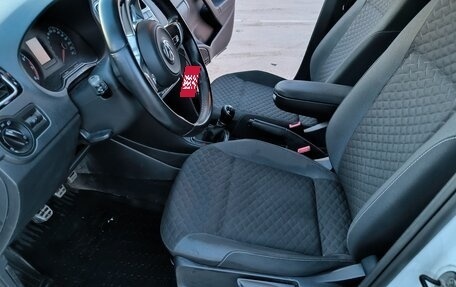 Volkswagen Polo VI (EU Market), 2018 год, 900 000 рублей, 10 фотография