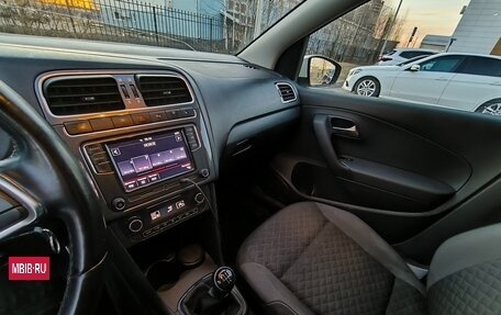 Volkswagen Polo VI (EU Market), 2018 год, 900 000 рублей, 22 фотография