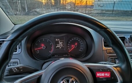 Volkswagen Polo VI (EU Market), 2018 год, 900 000 рублей, 20 фотография