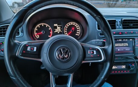 Volkswagen Polo VI (EU Market), 2018 год, 900 000 рублей, 25 фотография