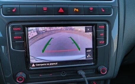 Volkswagen Polo VI (EU Market), 2018 год, 900 000 рублей, 24 фотография