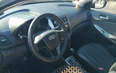 Hyundai Solaris II рестайлинг, 2013 год, 520 000 рублей, 2 фотография