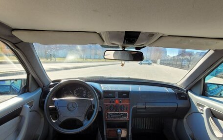 Mercedes-Benz C-Класс, 1998 год, 325 000 рублей, 6 фотография
