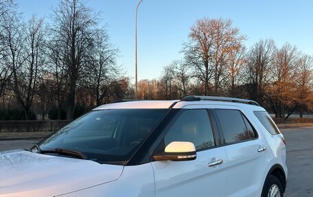 Ford Explorer VI, 2014 год, 1 499 000 рублей, 2 фотография