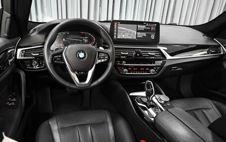 BMW 5 серия, 2021 год, 3 747 000 рублей, 6 фотография