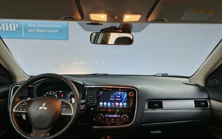 Mitsubishi Outlander III рестайлинг 3, 2012 год, 1 512 000 рублей, 12 фотография