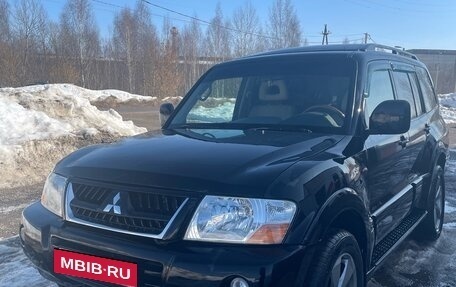 Mitsubishi Pajero III рестайлинг, 2005 год, 800 000 рублей, 2 фотография