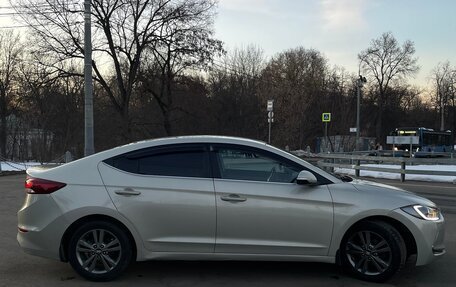 Hyundai Elantra VI рестайлинг, 2016 год, 1 090 000 рублей, 2 фотография