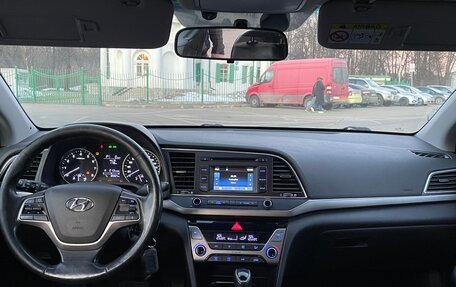 Hyundai Elantra VI рестайлинг, 2016 год, 1 090 000 рублей, 9 фотография