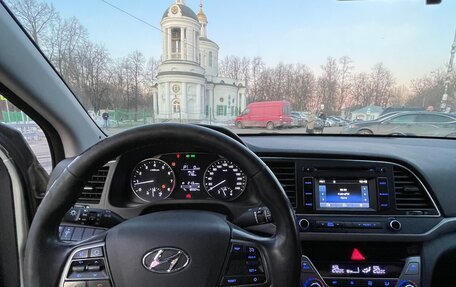 Hyundai Elantra VI рестайлинг, 2016 год, 1 090 000 рублей, 7 фотография