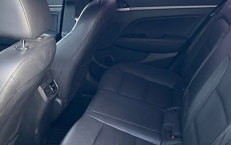 Hyundai Elantra VI рестайлинг, 2016 год, 1 090 000 рублей, 12 фотография