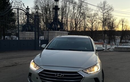 Hyundai Elantra VI рестайлинг, 2016 год, 1 090 000 рублей, 6 фотография