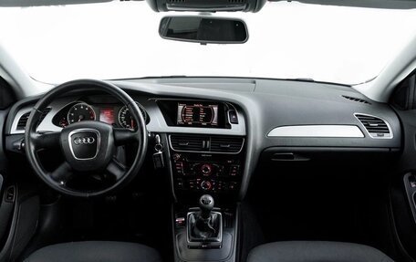 Audi A4, 2011 год, 1 050 000 рублей, 11 фотография