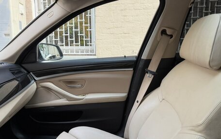 BMW 5 серия, 2011 год, 1 800 000 рублей, 2 фотография