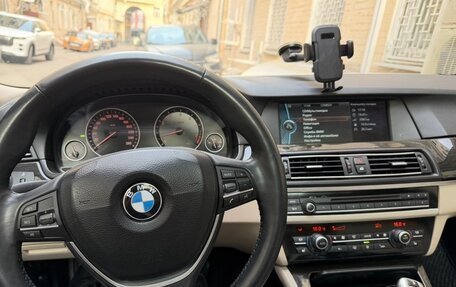 BMW 5 серия, 2011 год, 1 800 000 рублей, 4 фотография