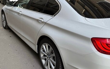 BMW 5 серия, 2011 год, 1 800 000 рублей, 13 фотография