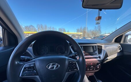 Hyundai Solaris II рестайлинг, 2018 год, 890 000 рублей, 5 фотография