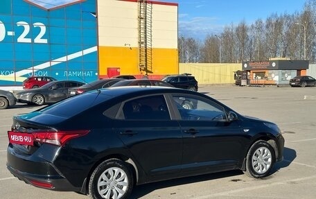 Hyundai Solaris II рестайлинг, 2018 год, 890 000 рублей, 3 фотография