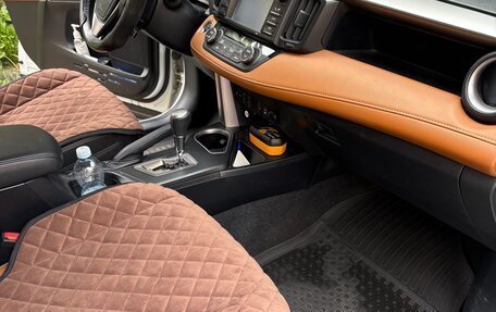 Toyota RAV4, 2015 год, 2 750 000 рублей, 4 фотография