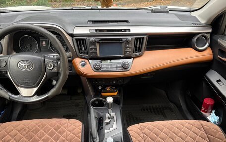 Toyota RAV4, 2015 год, 2 750 000 рублей, 12 фотография