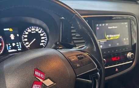 Mitsubishi Outlander III рестайлинг 3, 2019 год, 2 200 000 рублей, 5 фотография