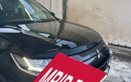 Mitsubishi Outlander III рестайлинг 3, 2019 год, 2 200 000 рублей, 6 фотография