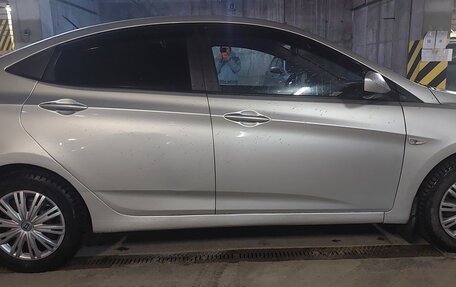 Hyundai Solaris II рестайлинг, 2011 год, 660 000 рублей, 7 фотография