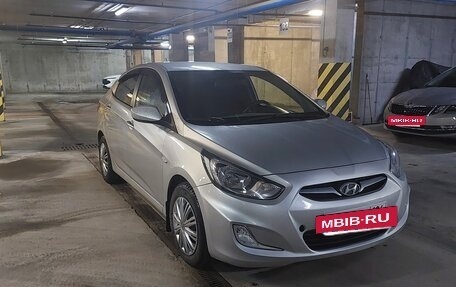 Hyundai Solaris II рестайлинг, 2011 год, 660 000 рублей, 2 фотография