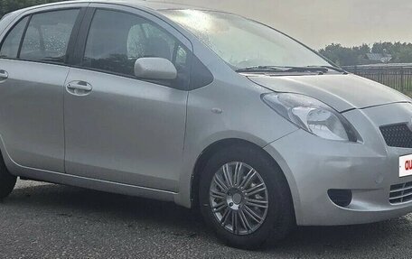 Toyota Yaris III рестайлинг, 2007 год, 359 000 рублей, 2 фотография