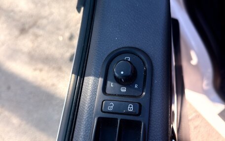 Volkswagen Multivan T5, 2012 год, 2 100 000 рублей, 12 фотография