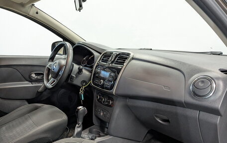 Renault Logan II, 2018 год, 1 020 000 рублей, 11 фотография