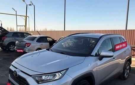 Toyota RAV4, 2020 год, 3 250 000 рублей, 1 фотография