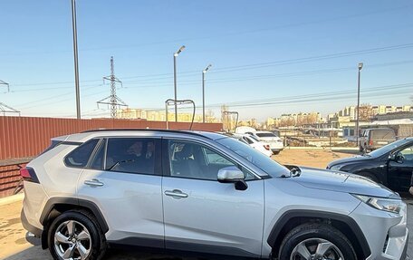 Toyota RAV4, 2020 год, 3 250 000 рублей, 5 фотография