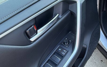 Toyota RAV4, 2020 год, 3 250 000 рублей, 8 фотография