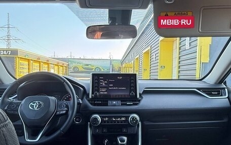 Toyota RAV4, 2020 год, 3 250 000 рублей, 9 фотография