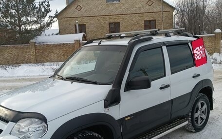 Chevrolet Niva I рестайлинг, 2016 год, 850 000 рублей, 3 фотография